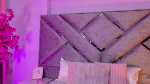 lila noa online show from February 2026 11:25:02 AM