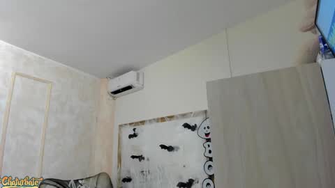 lila bailey  online show from October 2025 07:40:01 PM