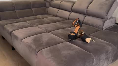 lilaloove online show from March 2026 06:18:02 PM