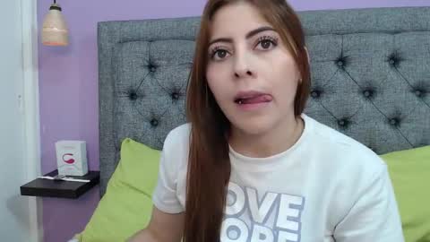 Lilasuni online show from November 2025 03:25:02 PM