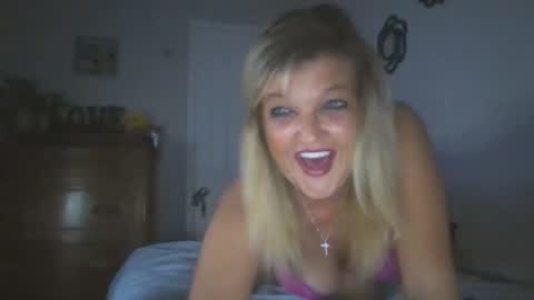 Snapshot of lilblonde412 chatting on September 2025 02:49:01 AM lilblonde412 online show from September 2025 02:49:01 AM