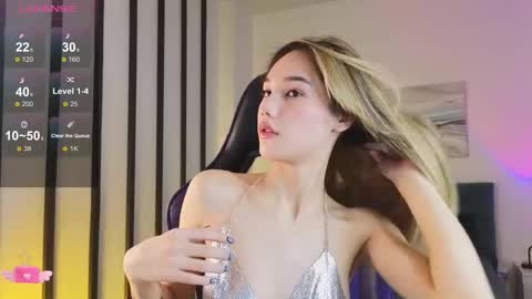 Snapshot of lilcatalia chatting on October 2025 09:55:02 AM Hi im Yuki online show from October 2025 09:55:02 AM