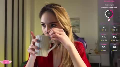 Snapshot of lilcatalia chatting on November 2025 10:17:01 AM Hi im Yuki online show from November 2025 10:17:01 AM