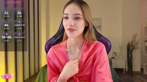 Snapshot of lilcatalia chatting on November 2025 10:10:02 AM Hi im Yuki online show from November 2025 10:10:02 AM