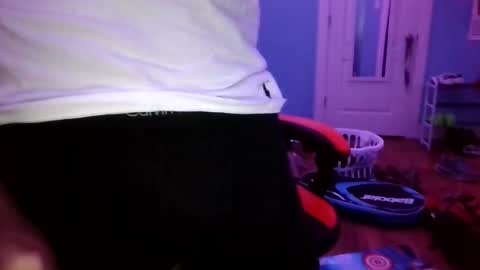 lilcruz31 online show from May 2026 03:46:02 AM