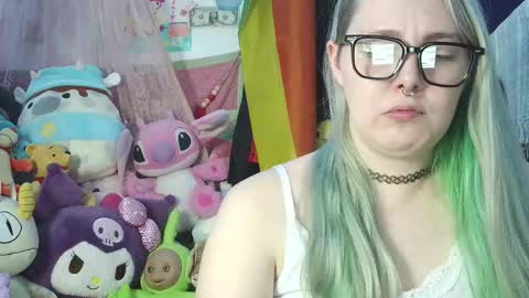 Snapshot of lilemmy1999 chatting on November 2025 12:32:01 AM emily ryanson online show from November 2025 12:32:01 AM