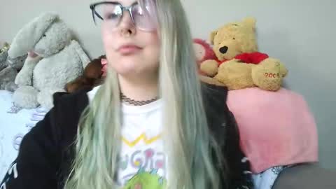 Snapshot of lilemmy1999 chatting on March 2026 08:25:01 PM emily ryanson online show from March 2026 08:25:01 PM