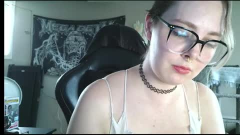 Snapshot of lilemmy1999 chatting on May 2026 08:47:01 PM emily ryanson online show from May 2026 08:47:01 PM