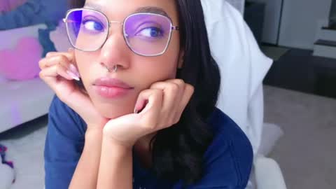 Snapshot of lileviemarie chatting on April 2026 02:12:02 AM evie online show from April 2026 02:12:02 AM