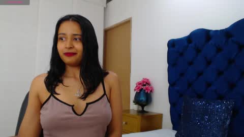 Lili online show from May 2026 03:25:02 AM