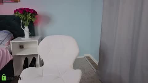 Lili online show from October 2025 01:06:01 AM