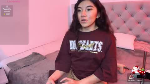 Lili  online show from December 2025 01:27:02 PM