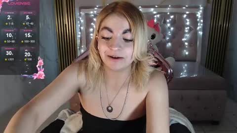 Snapshot of lili_conor_s chatting on October 2025 04:19:02 AM Lili online show from October 2025 04:19:02 AM