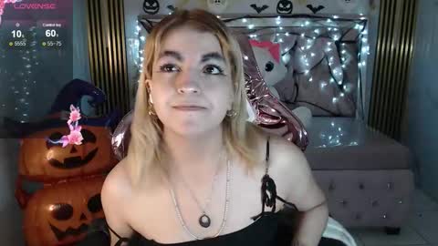 Snapshot of lili_conor_s chatting on October 2025 04:43:02 AM Lili online show from October 2025 04:43:02 AM