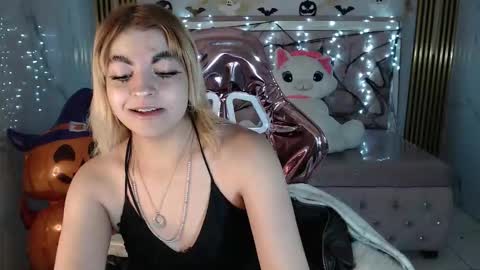 Snapshot of lili_conor_s chatting on October 2025 03:40:02 AM Lili online show from October 2025 03:40:02 AM