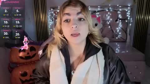 Snapshot of lili_conor_s chatting on October 2025 03:40:02 AM Lili online show from October 2025 03:40:02 AM