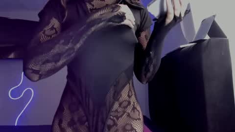 lili_evanss online show from May 2026 05:52:01 PM