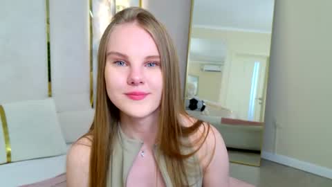 Snapshot of lili_lohan chatting on July 2026 07:23:02 AM lili_lohan online show from July 2026 07:23:02 AM