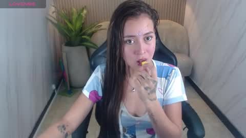 lili_mint_tf online show from April 2026 03:57:02 AM