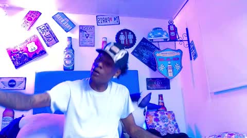 Snapshot of lili_roussi chatting on October 2025 03:51:01 AM lili_roussi online show from October 2025 03:51:01 AM