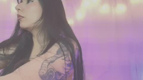 Lili online show from October 2025 08:20:02 PM