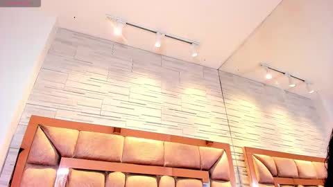 LILIAN  online show from November 2025 08:21:02 PM