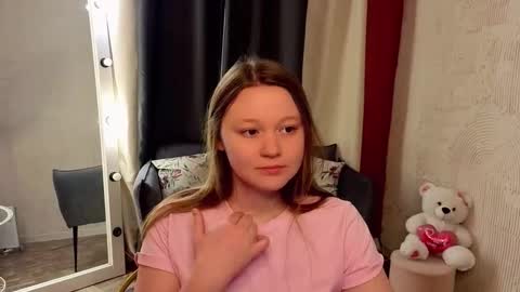 Lilian online show from February 2026 04:27:01 AM