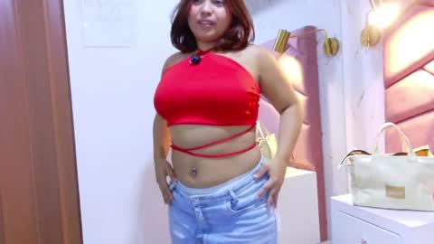 Snapshot of liliana_pink chatting on May 2026 01:44:01 AM liliana online show from May 2026 01:44:01 AM