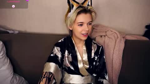 Lilian online show from October 2025 06:26:02 AM