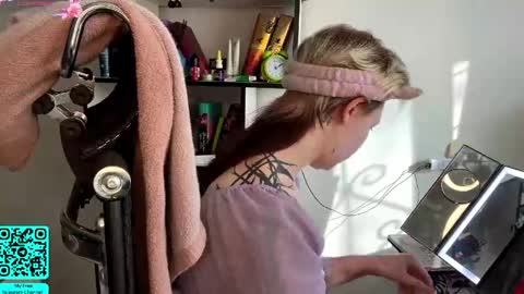 Snapshot of liliandaniels chatting on March 2026 07:01:02 AM Lilian online show from March 2026 07:01:02 AM