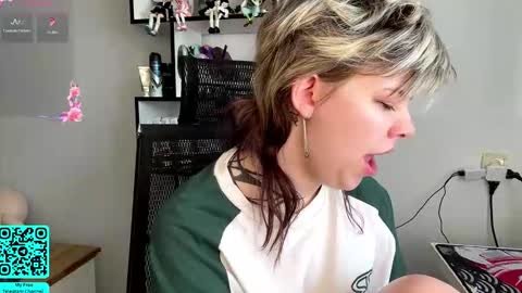 Snapshot of liliandaniels chatting on March 2026 07:03:02 AM Lilian online show from March 2026 07:03:02 AM