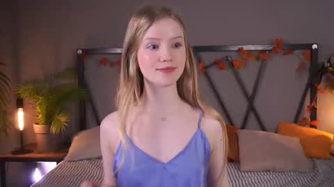 Snapshot of lilianhoward chatting on November 2025 12:49:02 PM Lilian online show from November 2025 12:49:02 PM