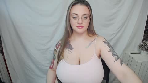 Snapshot of liliaterenzi_ chatting on February 2025 11:54:01 AM Lilia online show from February 2025 11:54:01 AM