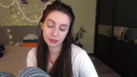 Snapshot of liliatlu chatting on November 2025 12:24:02 AM Lilu online show from November 2025 12:24:02 AM