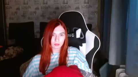 liliawoolf online show from February 2025 02:26:02 PM