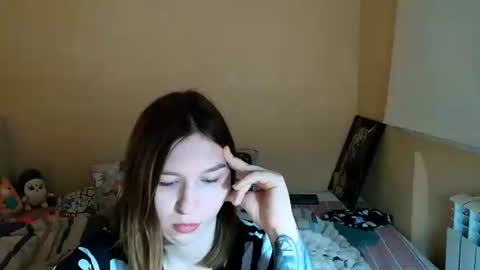 liliawoolf online show from October 2025 05:10:01 PM