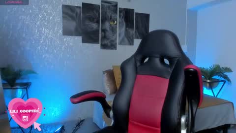 Lili Cooper online show from February 2025 07:46:01 PM