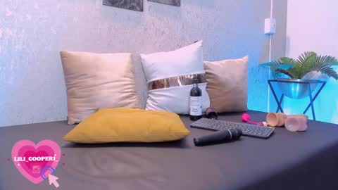 Lili Cooper online show from March 2025 10:26:01 PM