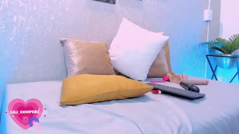 Lili Cooper online show from March 2025 11:27:01 PM