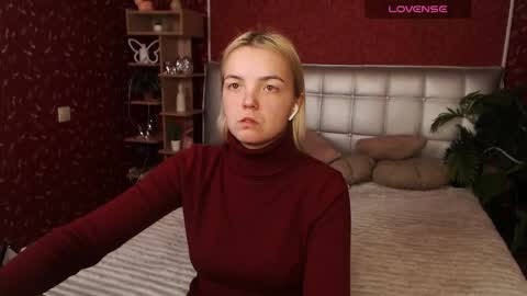 Lilie online show from February 2025 10:26:01 PM