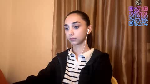 Lina online show from October 2025 10:21:02 PM