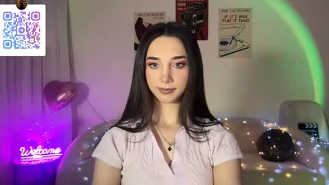 Lina online show from April 2026 10:41:01 PM