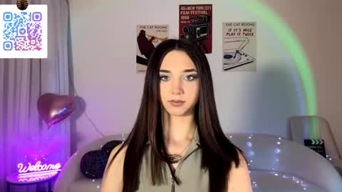 Lina online show from April 2026 10:49:02 PM
