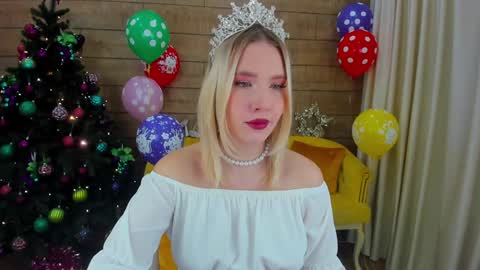 Snapshot of lililinn chatting on December 2024 05:15:01 AM LiliLinn online show from December 2024 05:15:01 AM