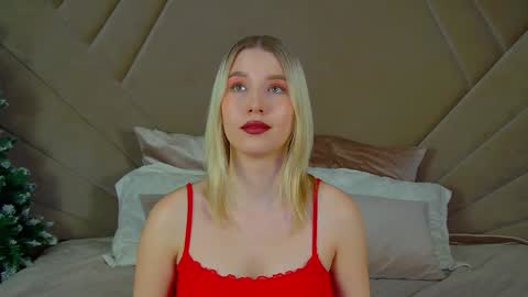 Snapshot of lililinn chatting on January 2025 11:49:01 AM LiliLinn online show from January 2025 11:49:01 AM
