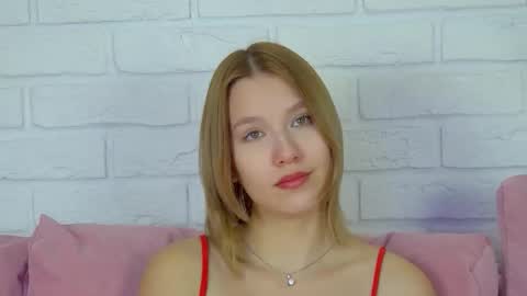 LiliLinn online show from September 2025 04:26:01 AM