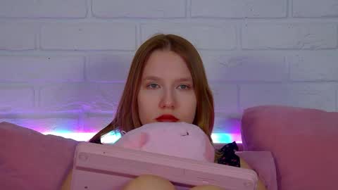 LiliLinn online show from April 2026 05:45:01 AM