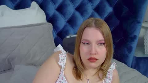 LiliLinn online show from May 2026 05:04:01 AM