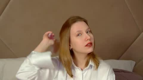 LiliLinn online show from May 2026 04:40:01 AM