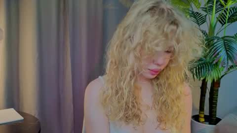 Snapshot of lililok101 chatting on November 2025 03:07:01 AM lililok101 online show from November 2025 03:07:01 AM